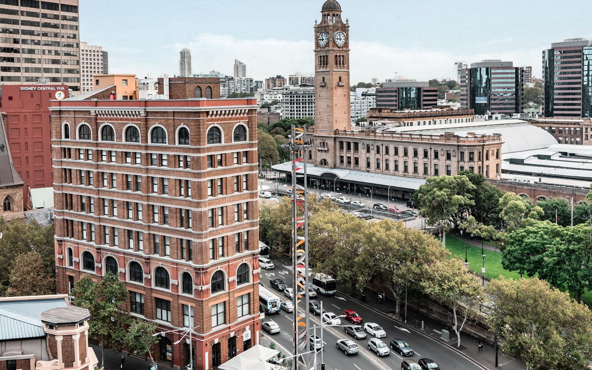Wake Up! Sydney Central (Adults Only) Eksteriør bilde The station and the former General Post Office, now the Commonwealth Hotel